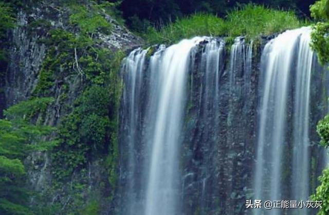 望庐山瀑布 古诗赏析_《望庐山瀑布》诗词解析